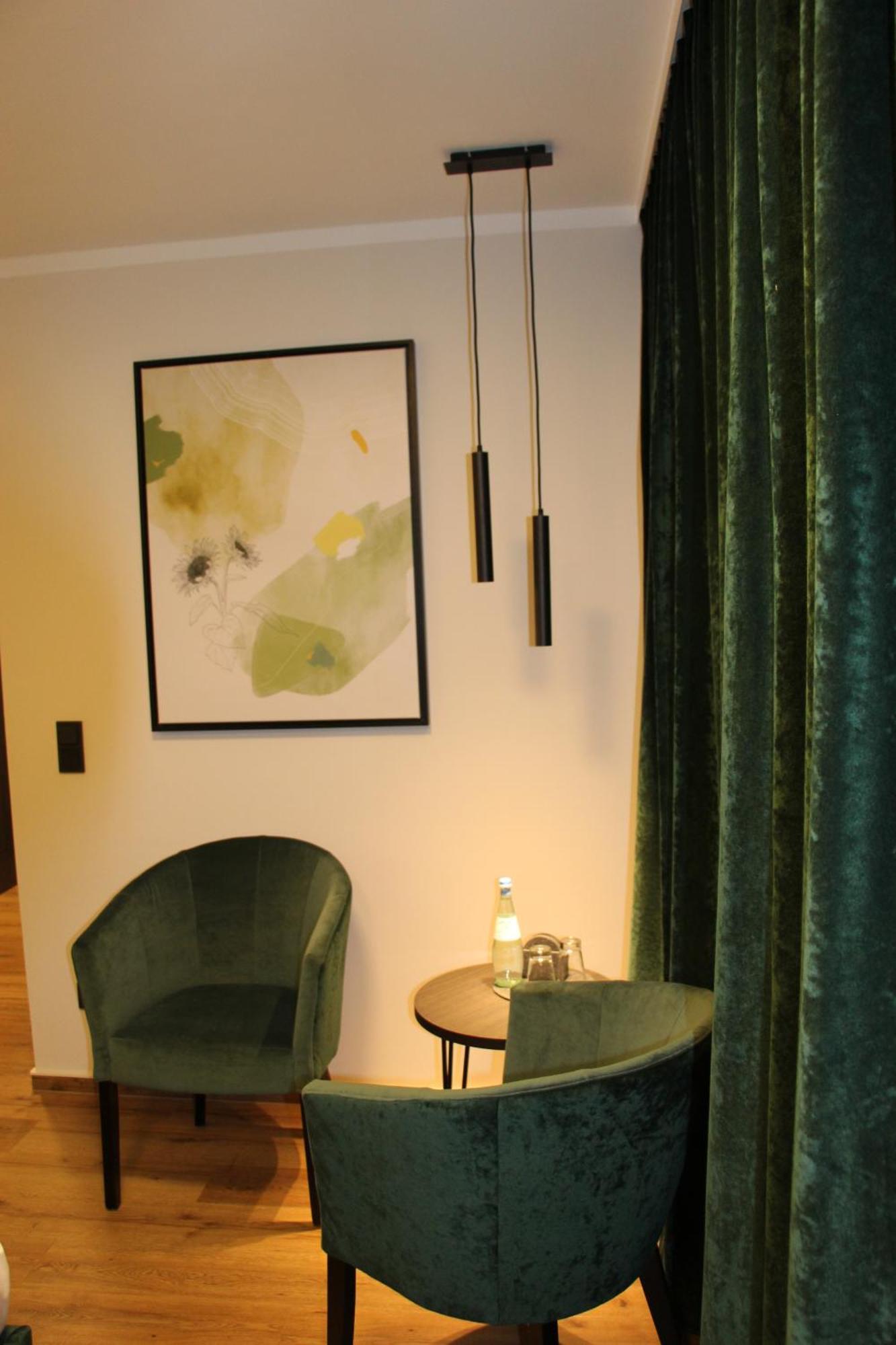 Seehotel Ecktannen Waren  Buitenkant foto